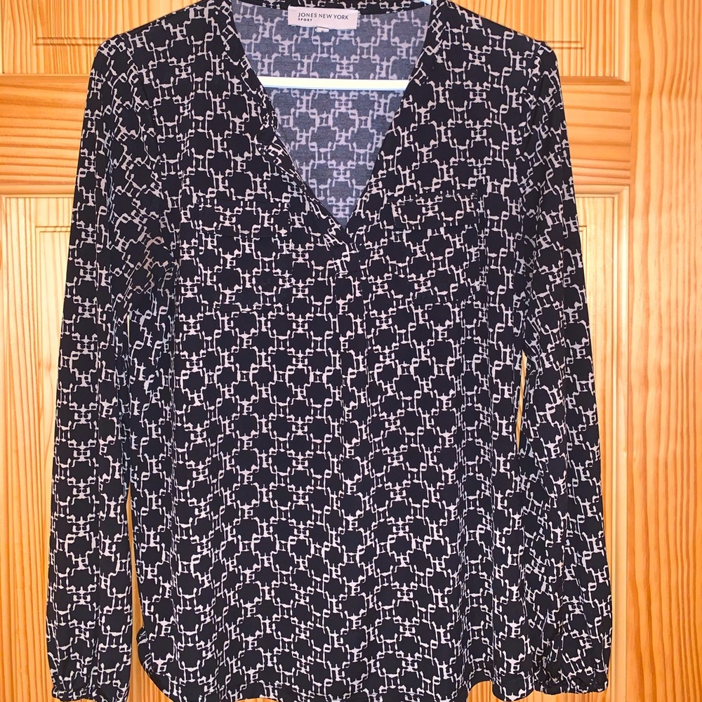 Flowy long sleeve blouse